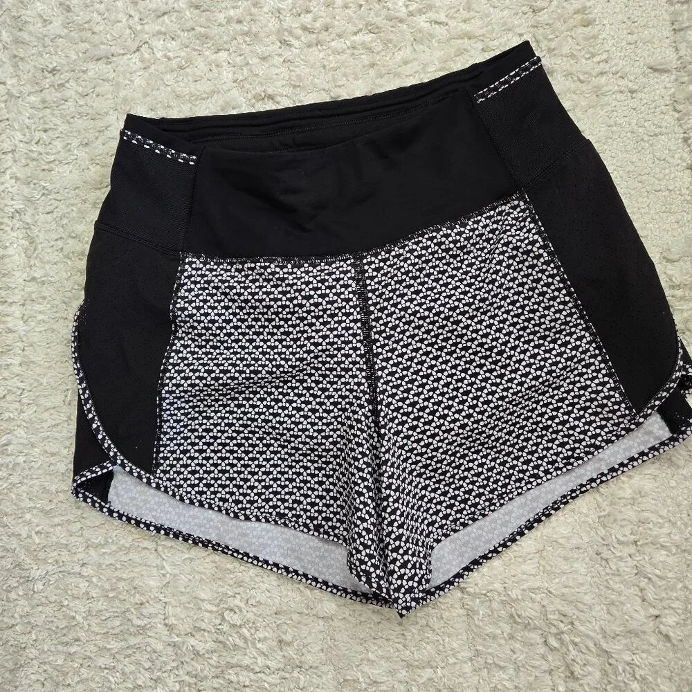 Lululemon Real Quick Short Size 4 in Monochromic Black - Picture 2 of 9